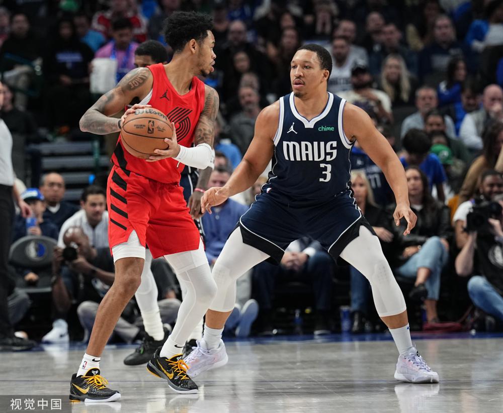 着带领年轻 着带领年轻